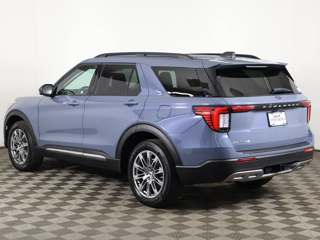 Used 2025 Ford Explorer Active w/ Active Comfort Package AWD/4WD image 9