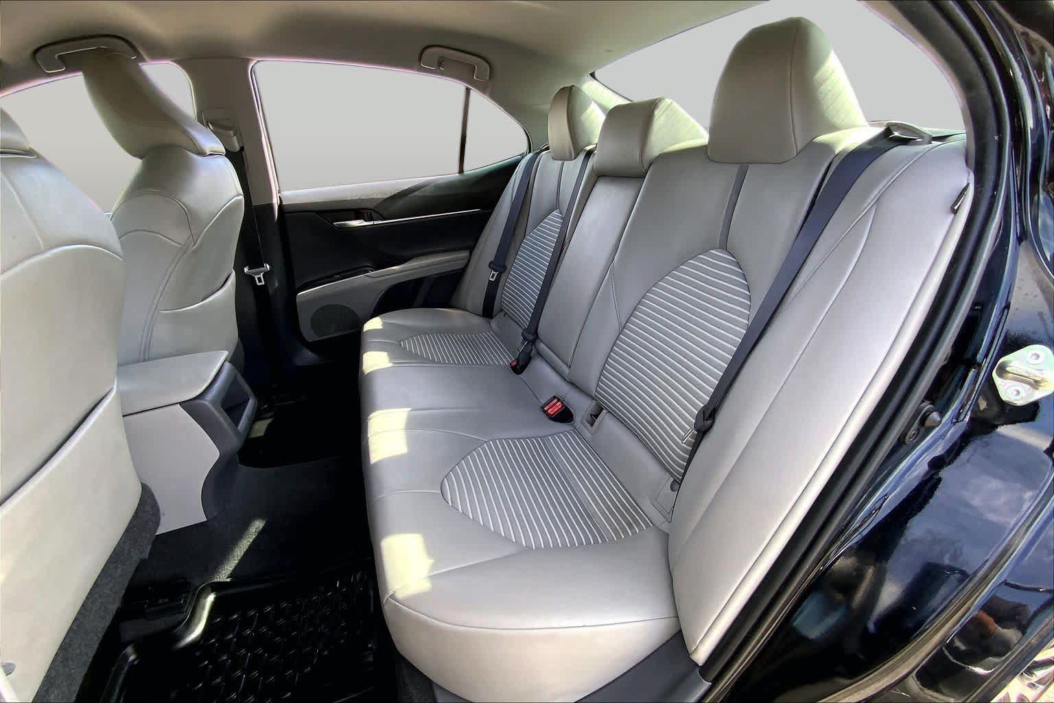 Used 2019 Toyota Camry SE w/ Convenience Package FWD image 20