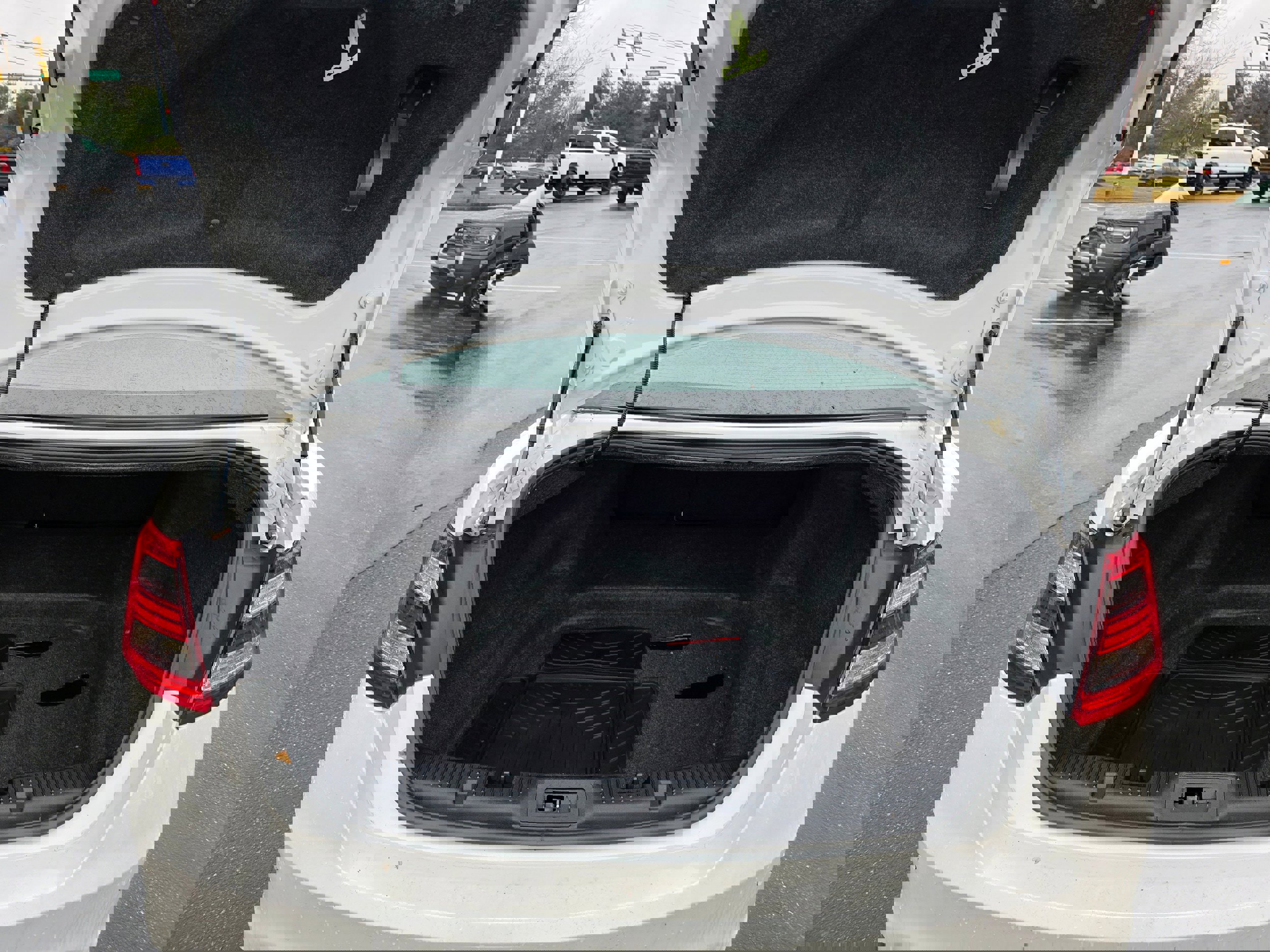 Used 2017 Ford Taurus Limited image 7