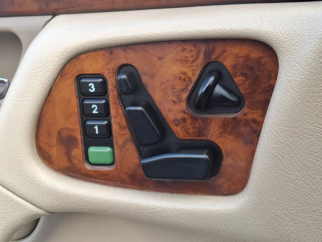 Used 1999 Mercedes-Benz E 300 Sedan image 25