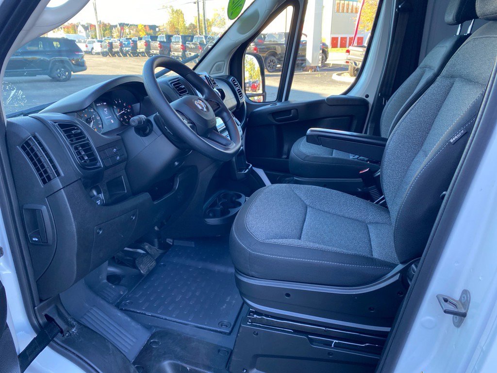 Used 2025 RAM ProMaster 2500 w/ Storage Group image 9