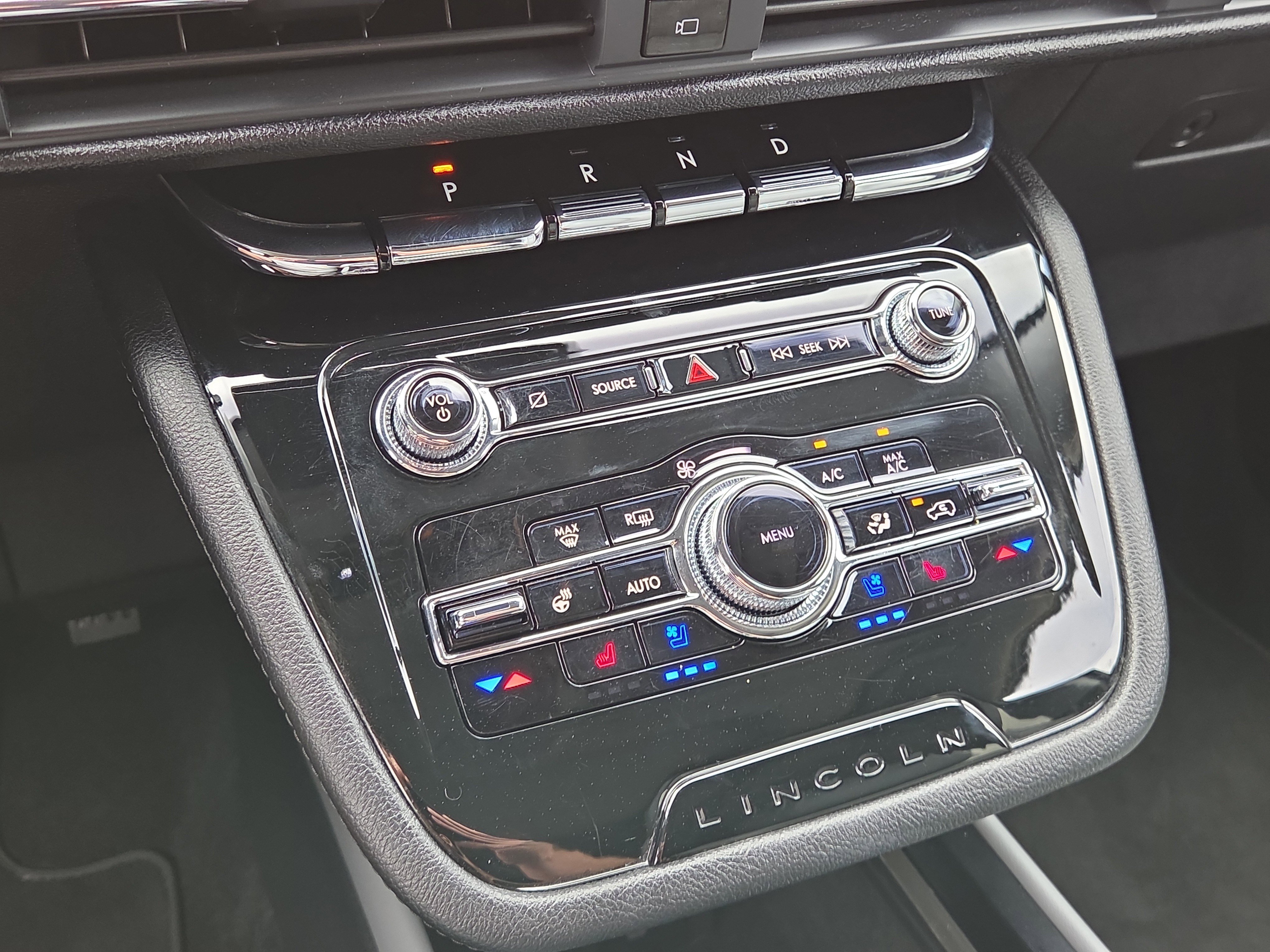 Used 2022 Lincoln Corsair AWD w/ Premium Package image 27