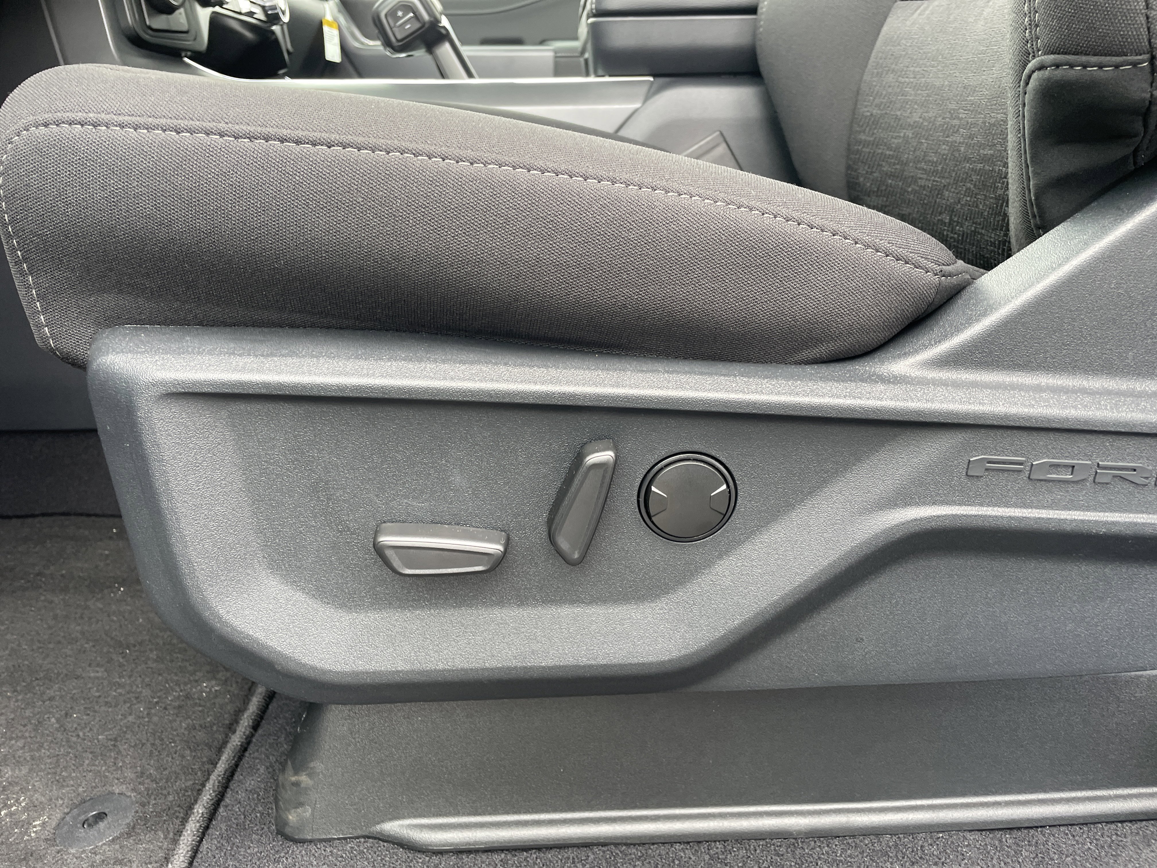 New 2025 Ford F150 XLT w/ Equipment Group 302A MID image 13