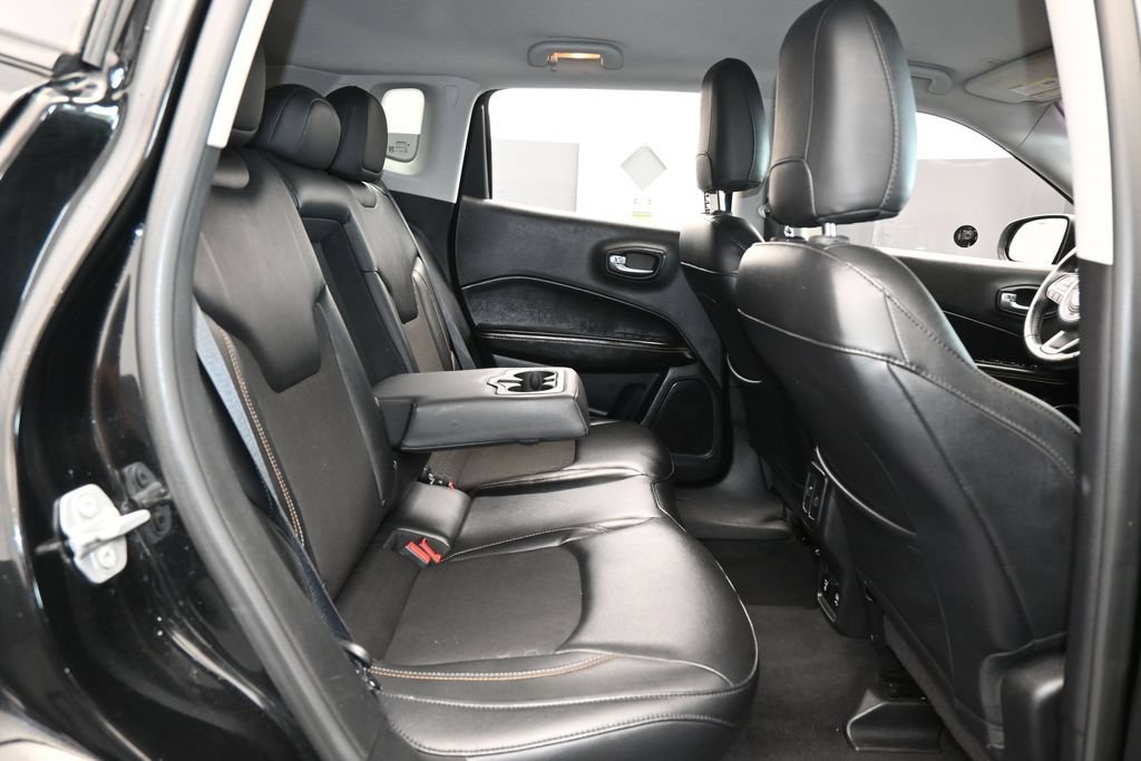 Used 2018 Jeep Compass Latitude w/ Popular Equipment Group AWD/4WD image 41