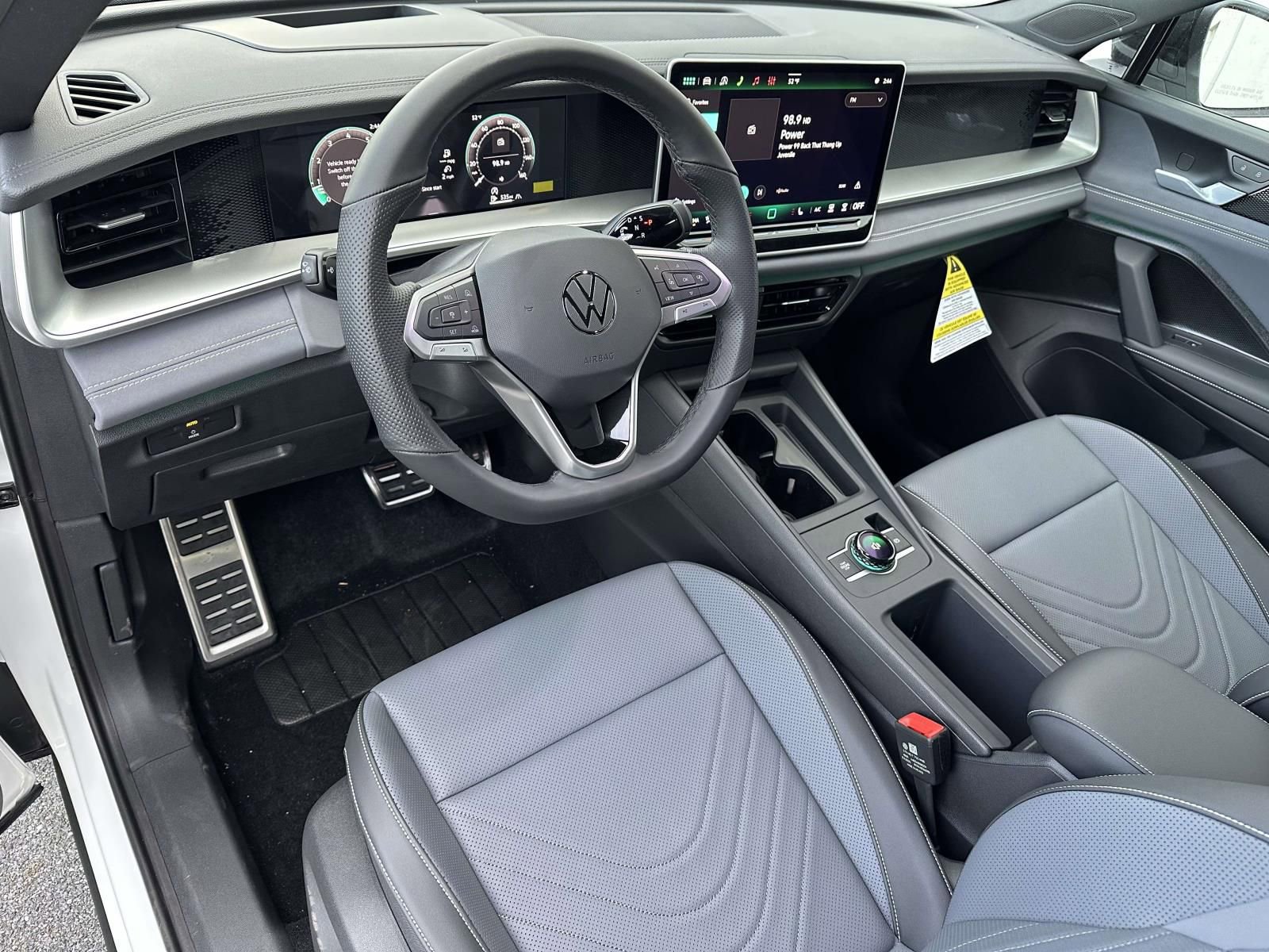 New 2026 Volkswagen Tiguan SE R-Line image 10