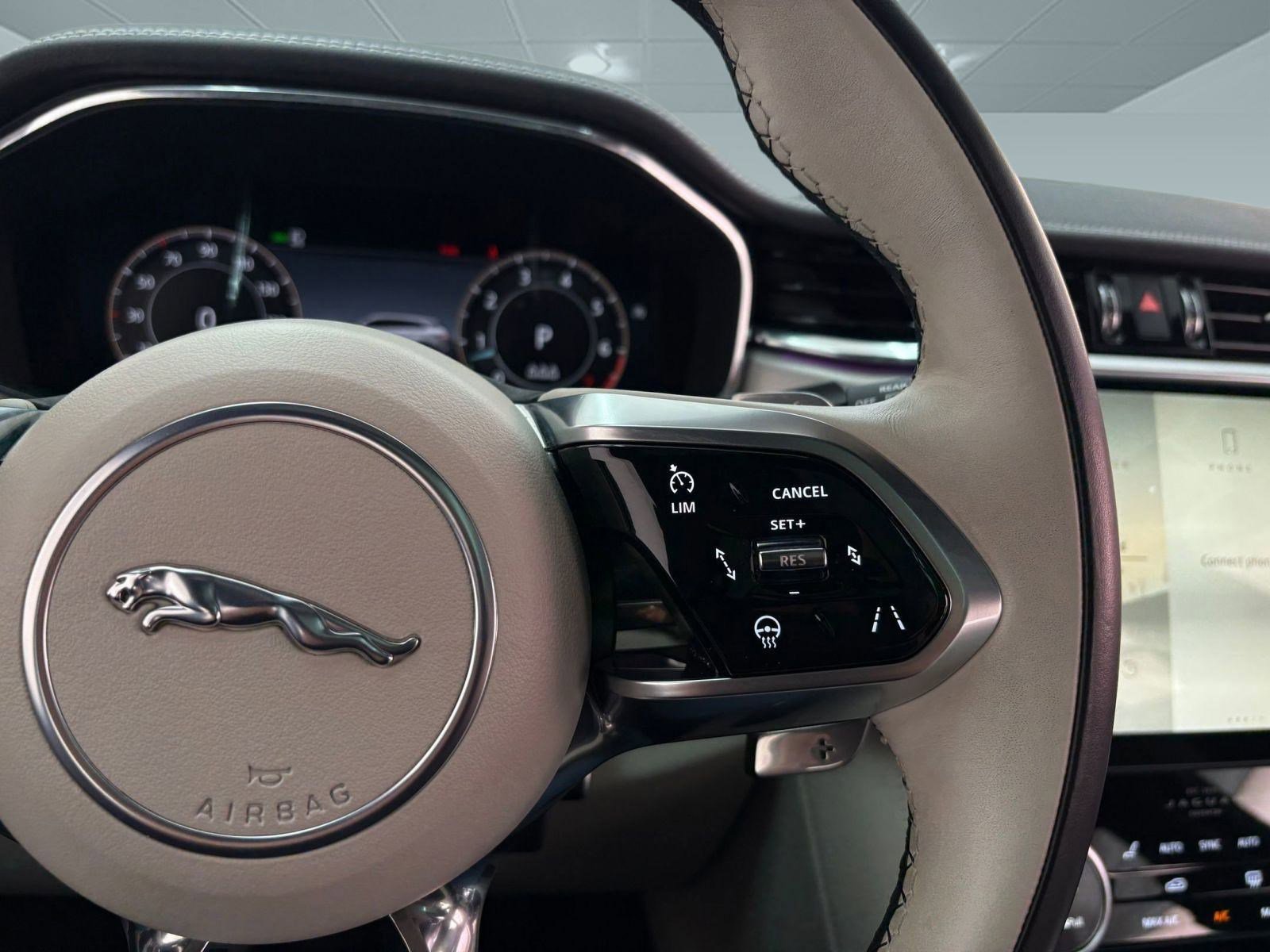 Used 2024 Jaguar F-PACE R-Dynamic S image 15