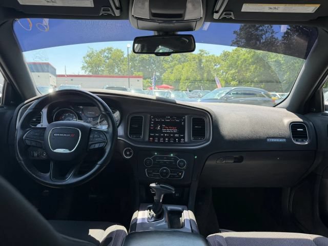 Used 2019 Dodge Charger SXT AWD/4WD image 16