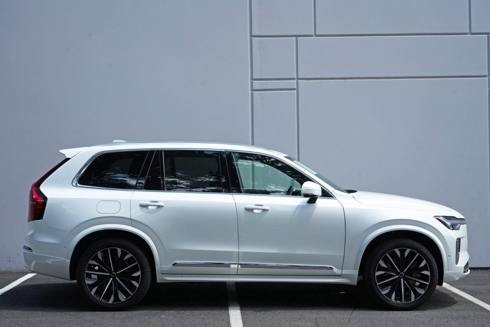 Used 2026 Volvo XC90 T8 Plus w/ Protection Package AWD/4WD image 57