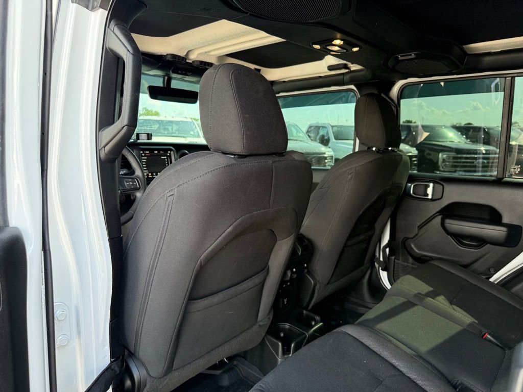 Used 2023 Jeep Gladiator Willys image 8