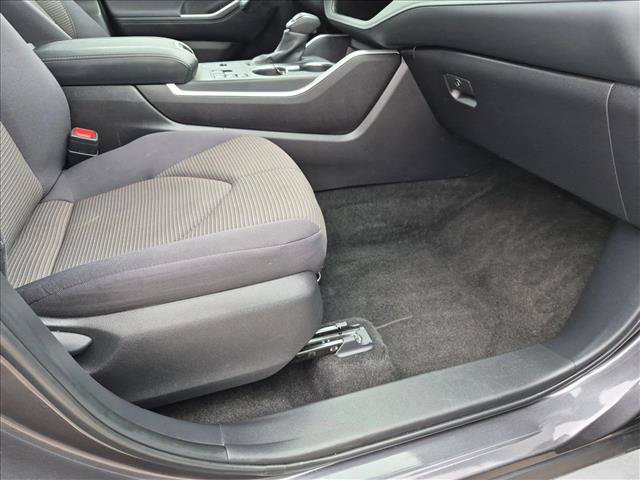 Used 2025 Toyota Highlander LE FWD image 21