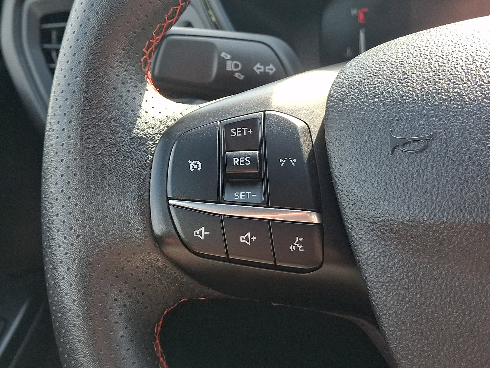 Used 2025 Ford Escape ST-Line Select AWD/4WD image 21