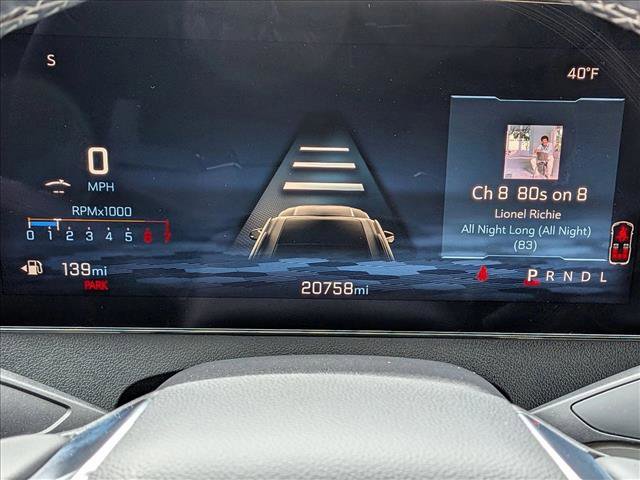 Used 2025 Chevrolet Traverse LT image 11