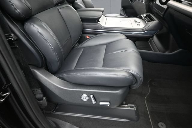 Certified 2025 Lincoln Navigator L Reserve AWD/4WD image 35