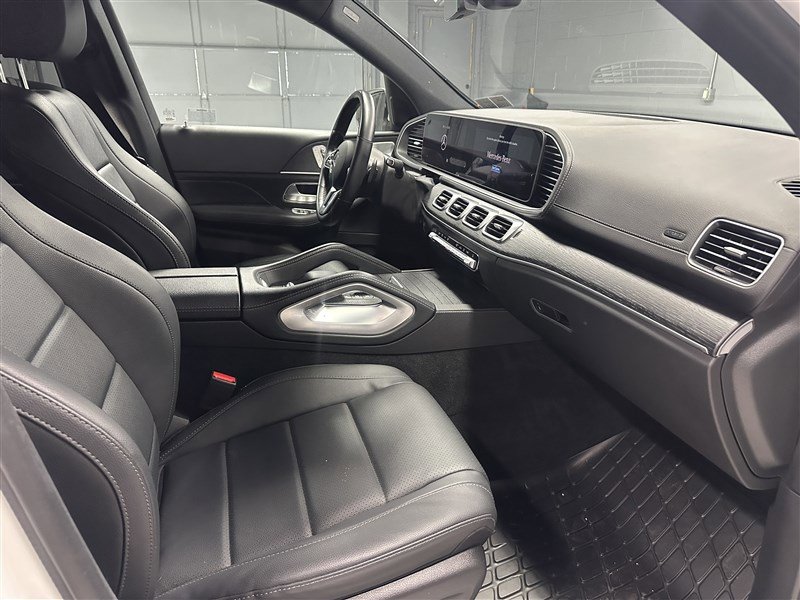 Used 2023 Mercedes-Benz GLS 450 4MATIC image 11