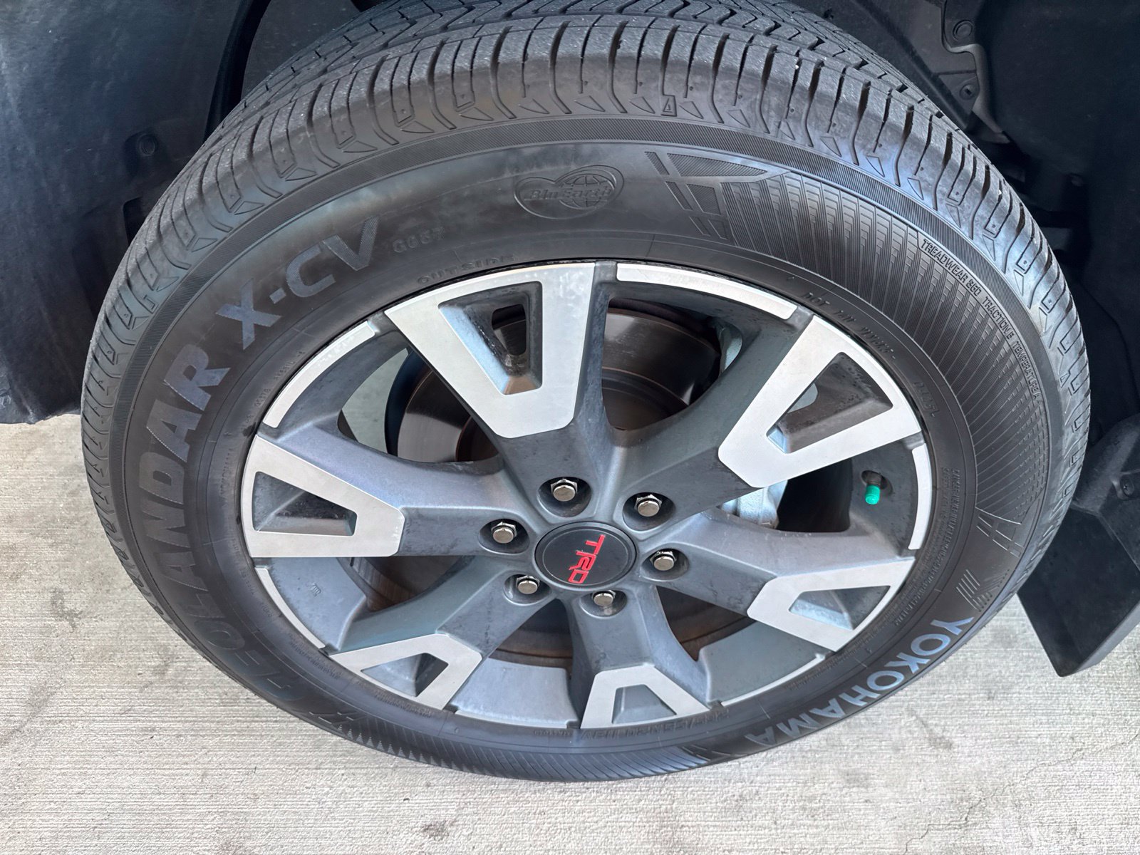 Used 2025 Toyota 4Runner TRD Sport Premium w/ Tow Technology Package AWD/4WD image 2