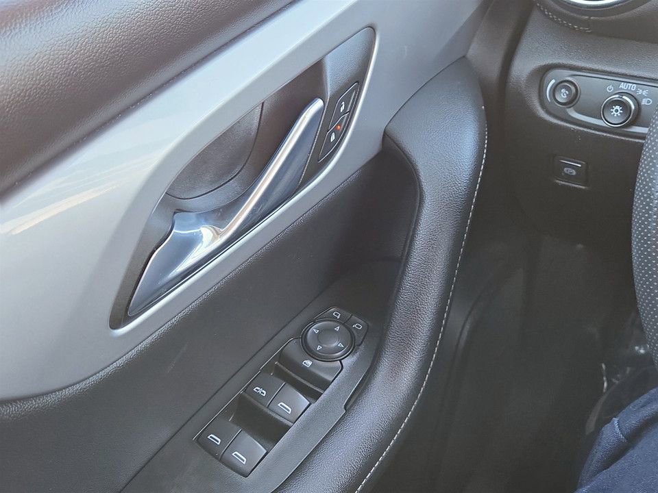 Used 2023 Chevrolet Blazer LT image 21