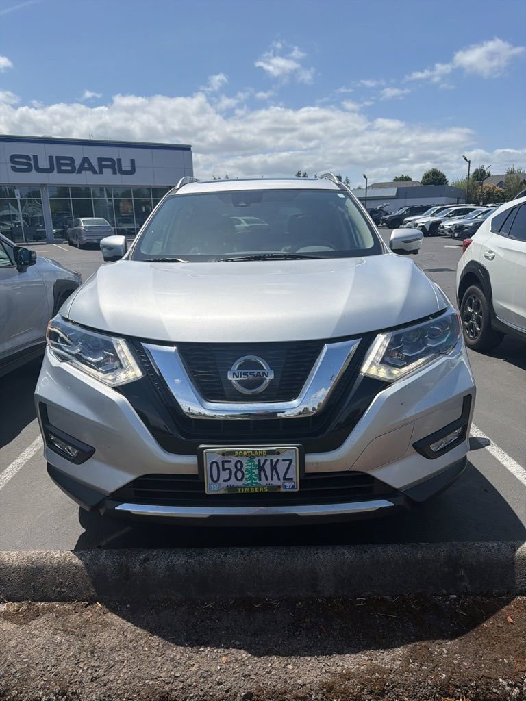 Used 2017 Nissan Rogue SL w/ SL HEV Premium Package AWD/4WD image 2