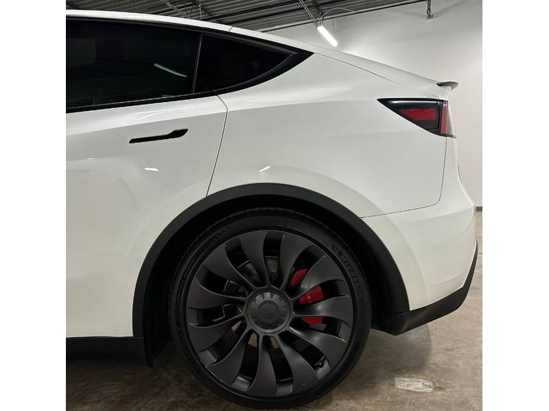 Used 2023 Tesla Model Y Performance image 10