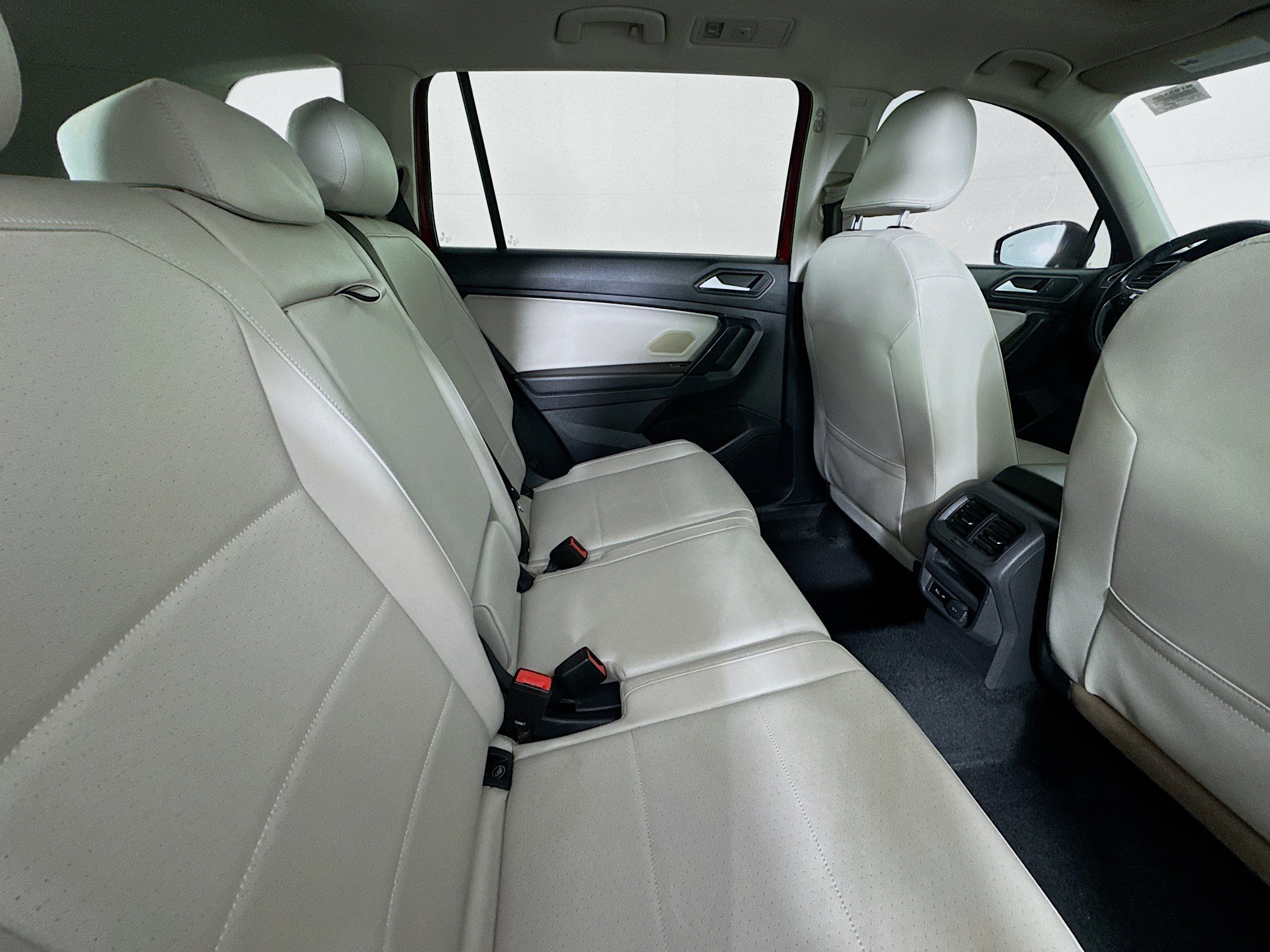 Used 2019 Volkswagen Tiguan SE AWD/4WD image 25