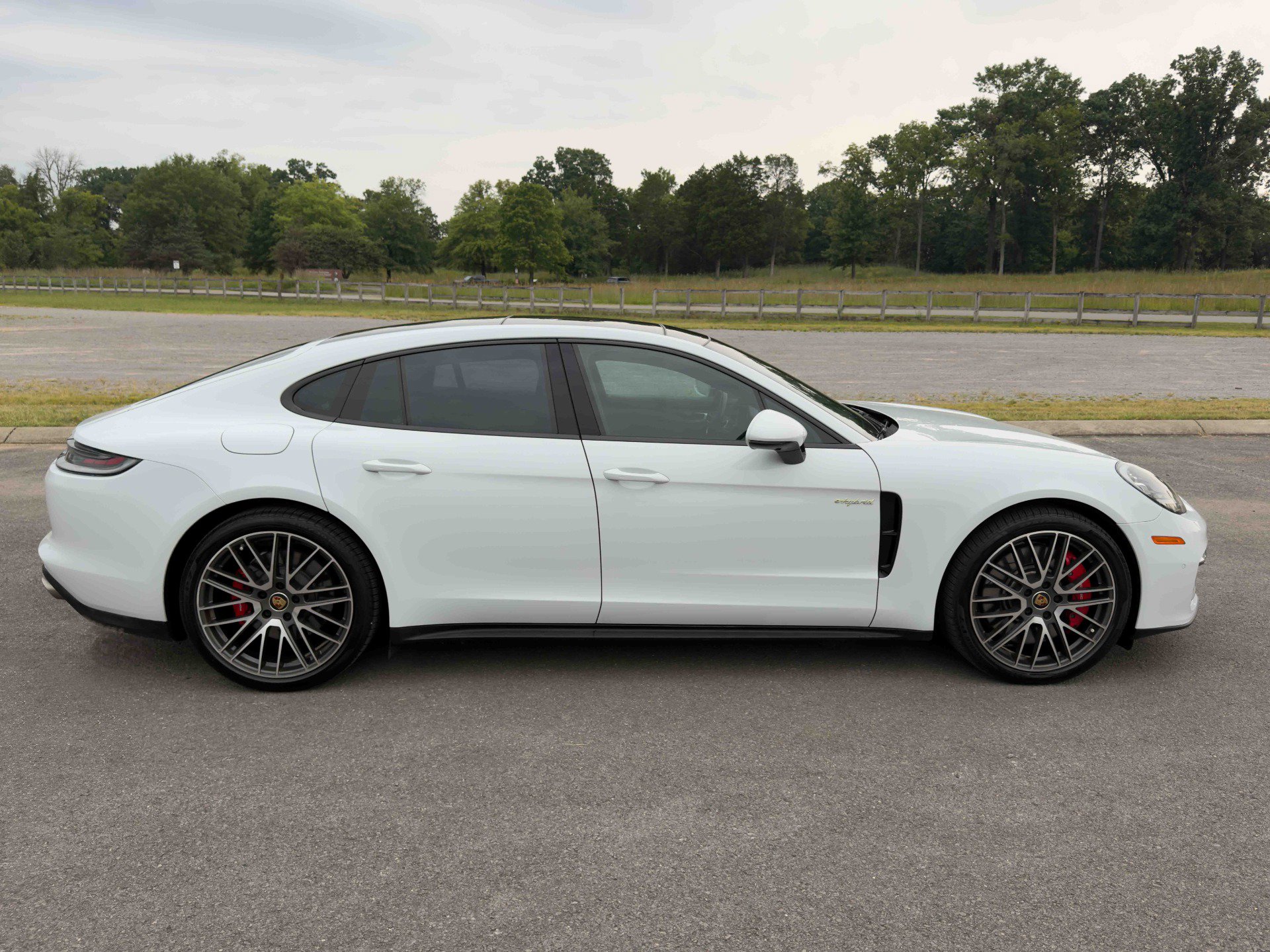 Used 2022 Porsche Panamera 4S AWD/4WD image 8