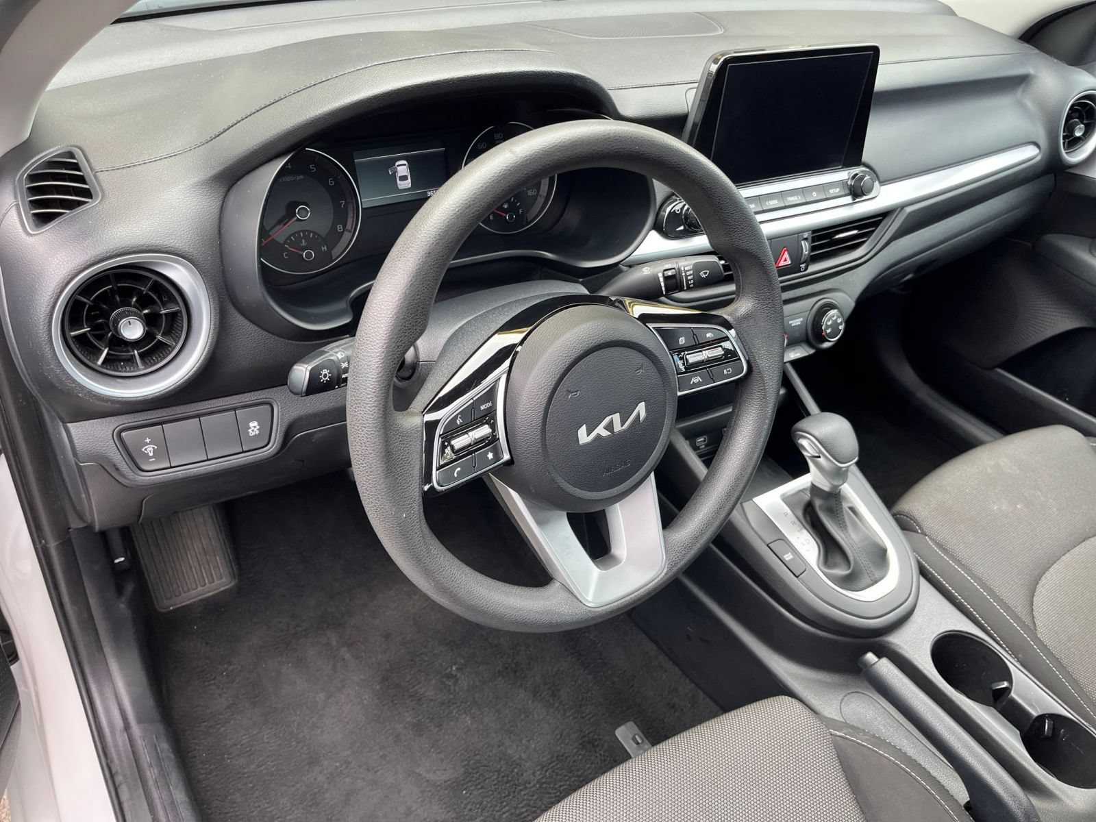 Used 2024 Kia Forte LXS FWD image 30