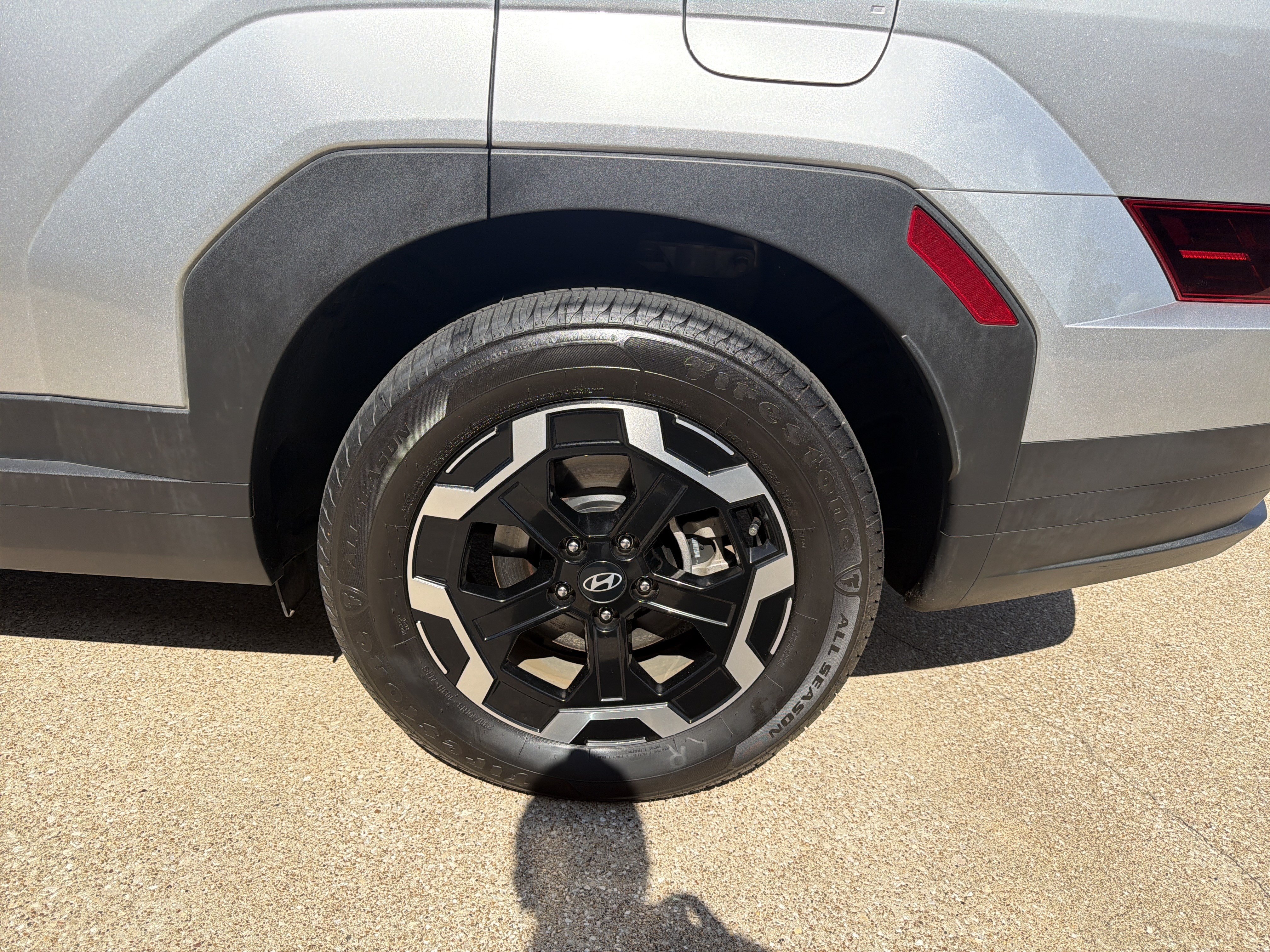 Used 2025 Hyundai Santa Fe SEL FWD image 34