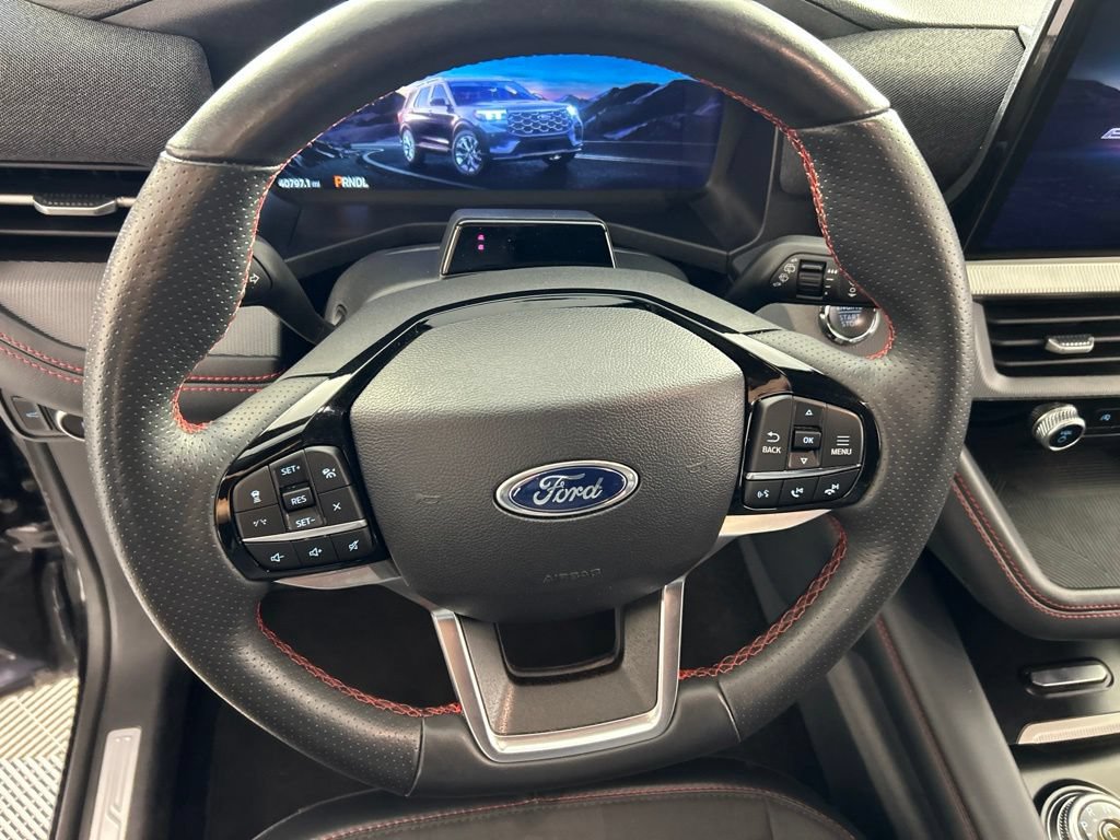 Used 2025 Ford Explorer ST-Line w/ ST-Line Street Pack AWD/4WD image 13