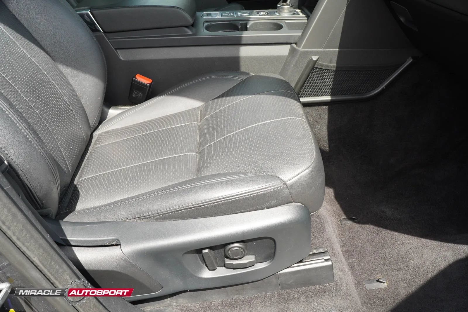 Used 2020 Land Rover Discovery Landmark AWD/4WD image 33