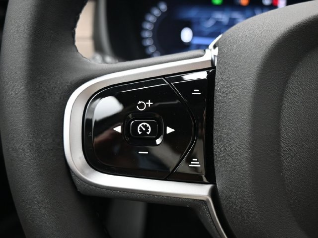 New 2026 Volvo XC90 B6 Plus w/ Protection Package Premier AWD/4WD image 30