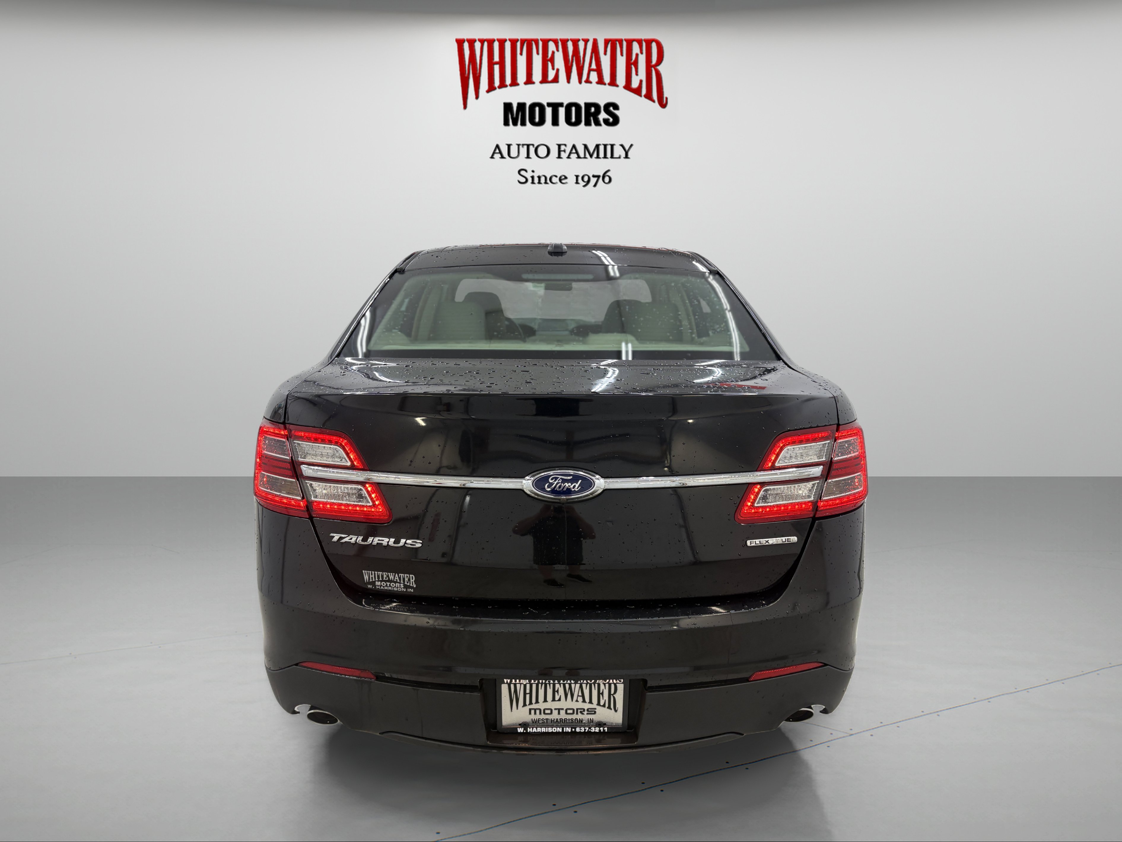 Used 2015 Ford Taurus SE FWD image 3