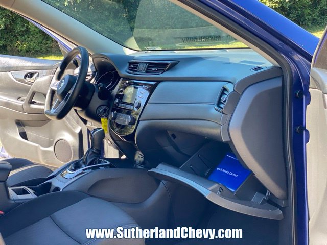 Used 2017 Nissan Rogue S AWD/4WD image 17