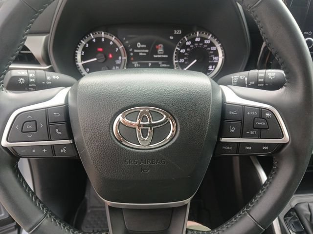 Used 2023 Toyota Highlander LE FWD image 44