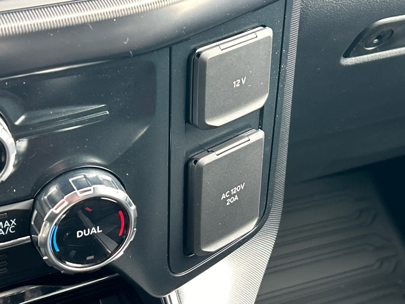 New 2025 Ford F150 Platinum w/ FX4 Off-Road Package image 78