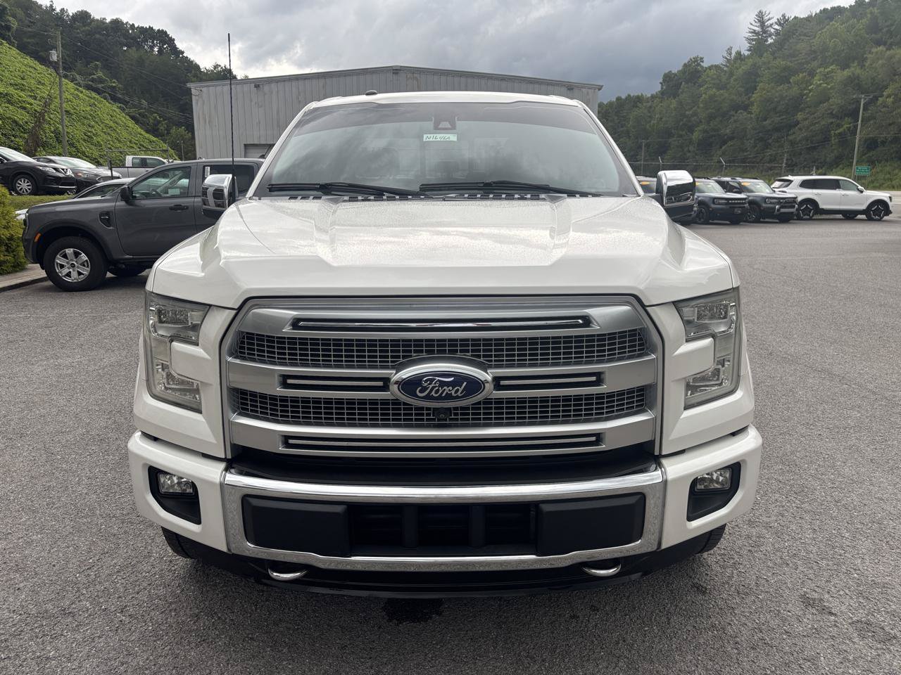 Used 2016 Ford F150 Platinum w/ Equipment Group 701A Luxury AWD/4WD image 8