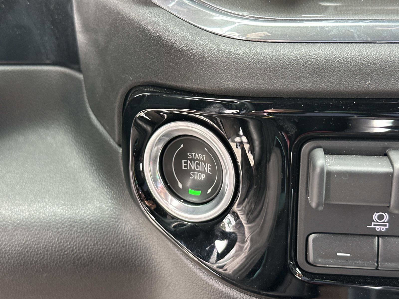 Certified 2024 Chevrolet Silverado 2500 High Country w/ LPO, Dark Essentials Package image 30