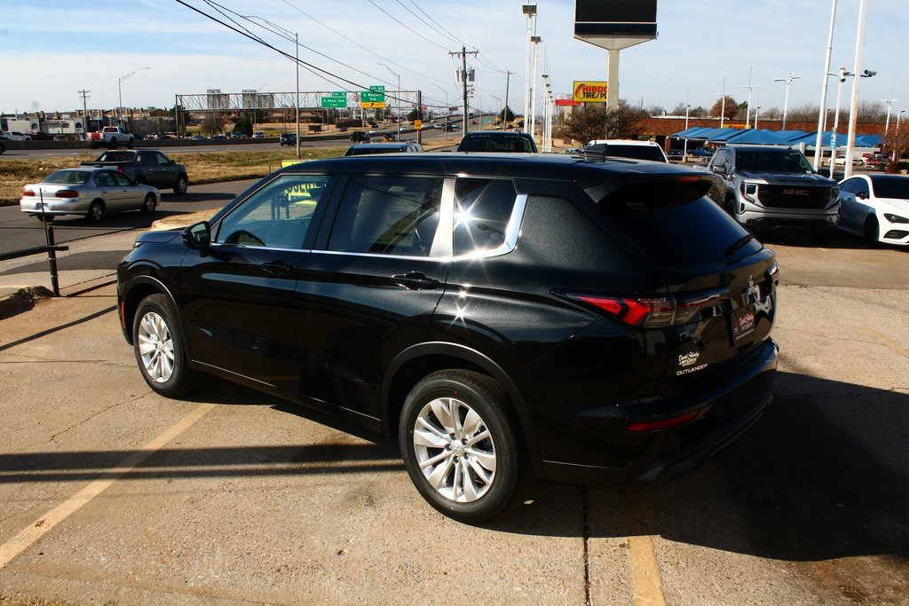 New 2026 Mitsubishi Outlander ES image 10