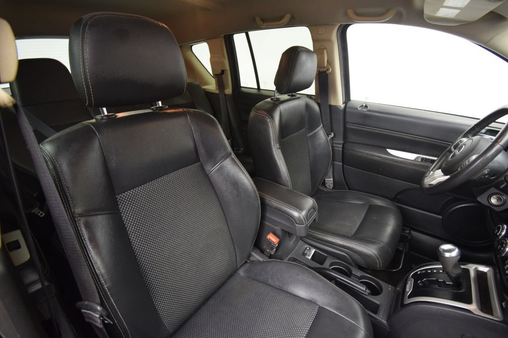 Used 2017 Jeep Compass Latitude AWD/4WD image 13