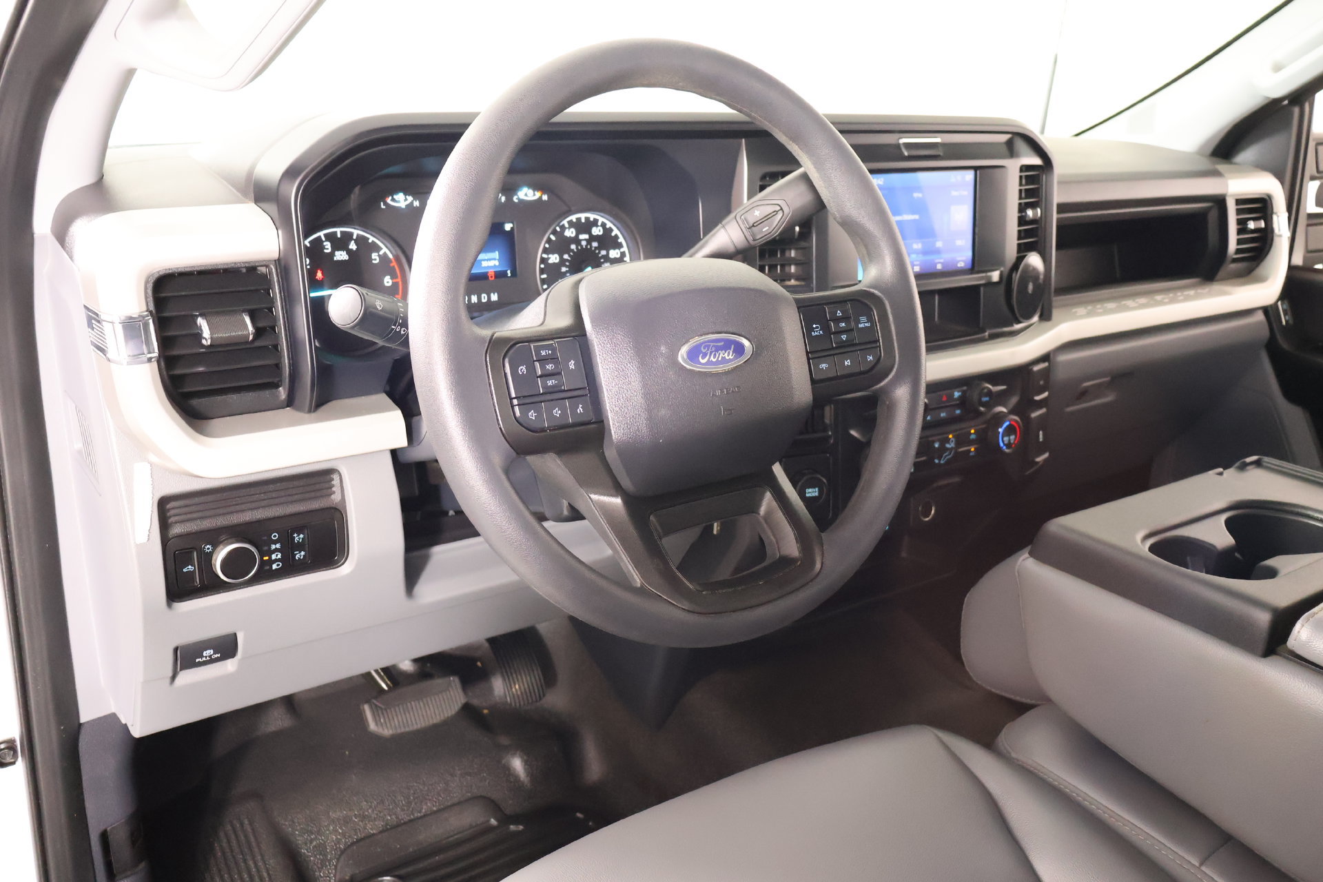 Used 2026 Ford F250 XL RWD image 2