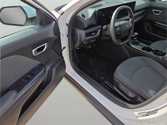 Used 2025 Kia K4 LXS image 14