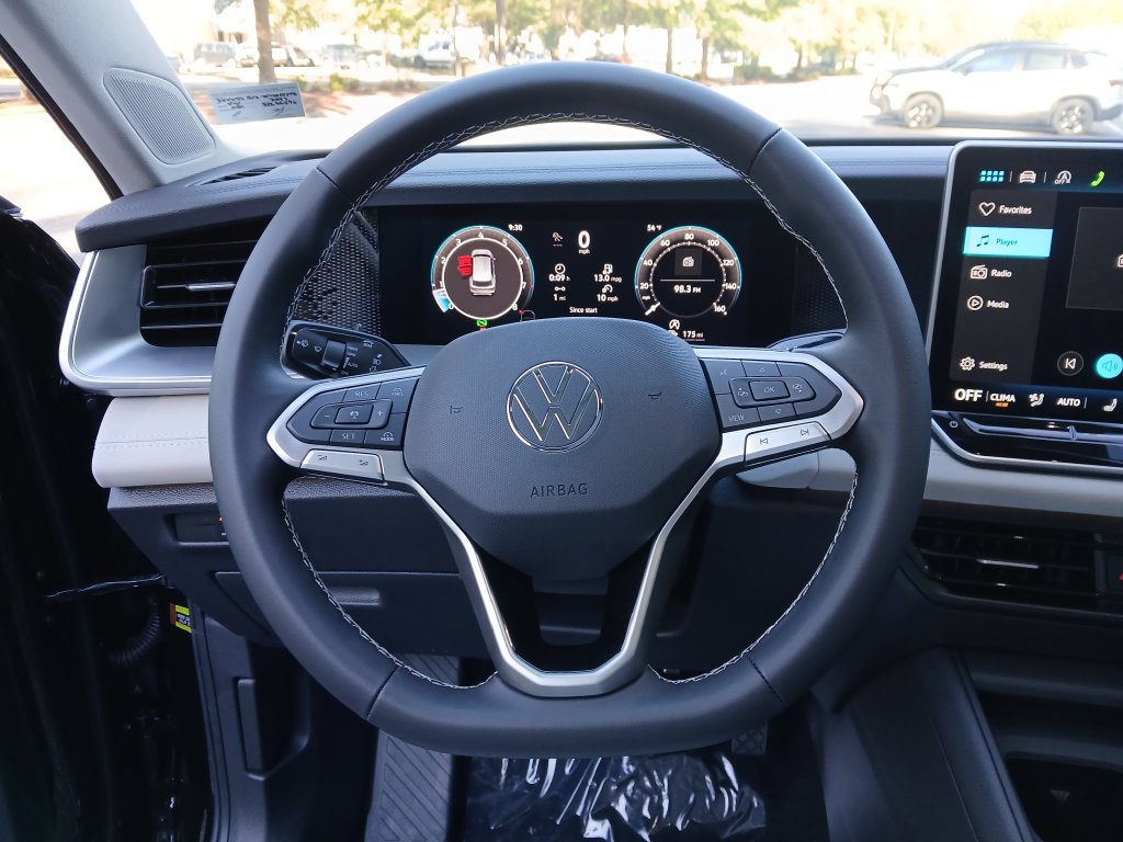 New 2027 Volkswagen Tiguan SE FWD image 14