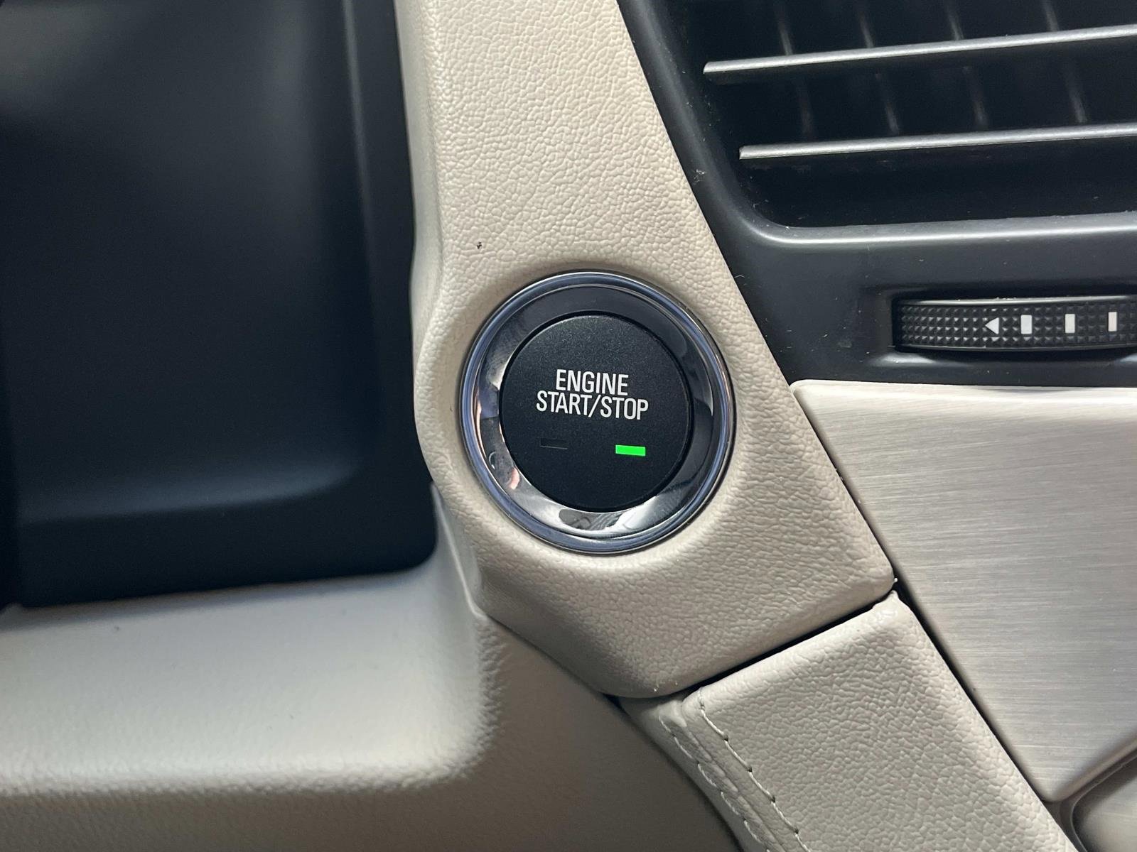 Used 2017 GMC Yukon Denali w/ Open Road Package image 40