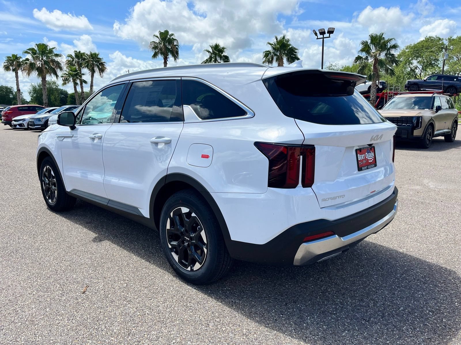 New 2026 Kia Sorento S w/ S Panoramic Sunroof Package FWD image 5