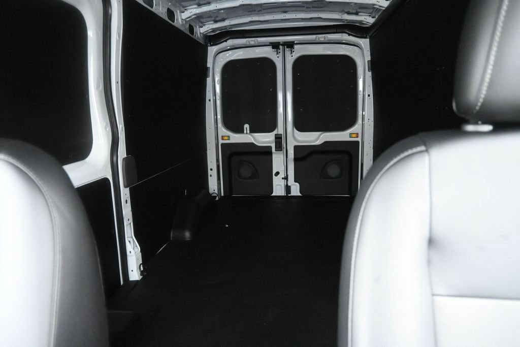 New 2026 Ford Transit 250 148 Medium Roof w/ Load Area Protection Package RWD image 28