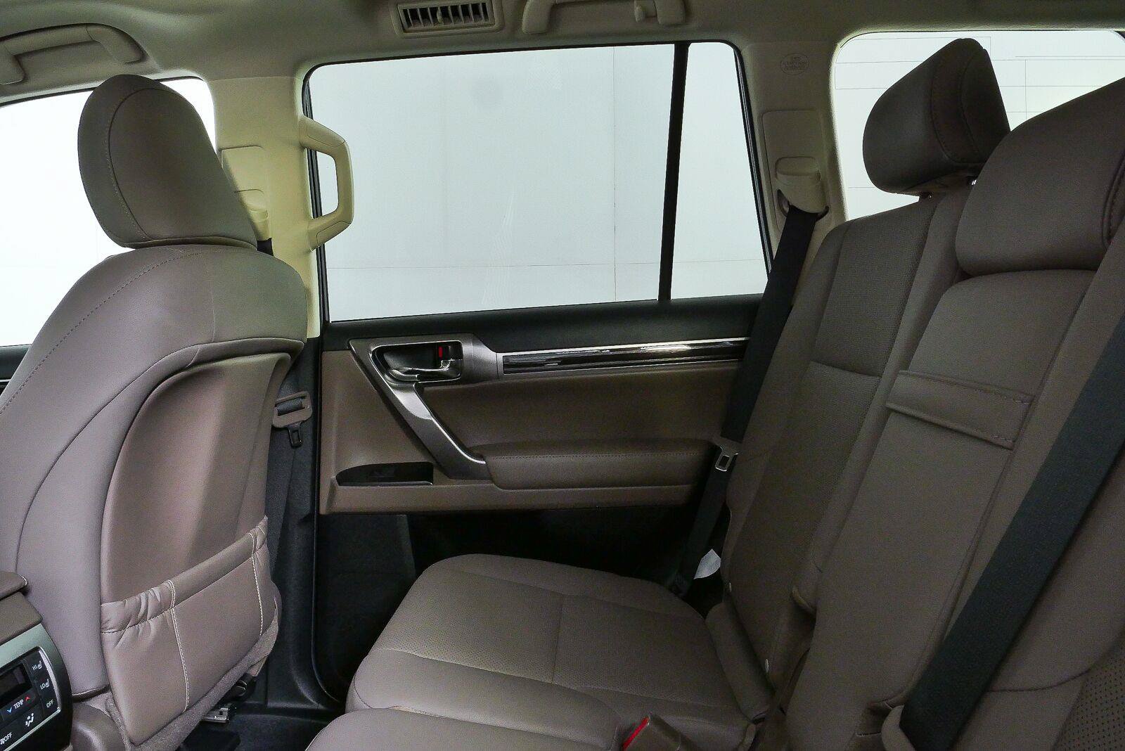 Used 2022 Lexus GX 460 Premium w/ Premium Package AWD/4WD image 17