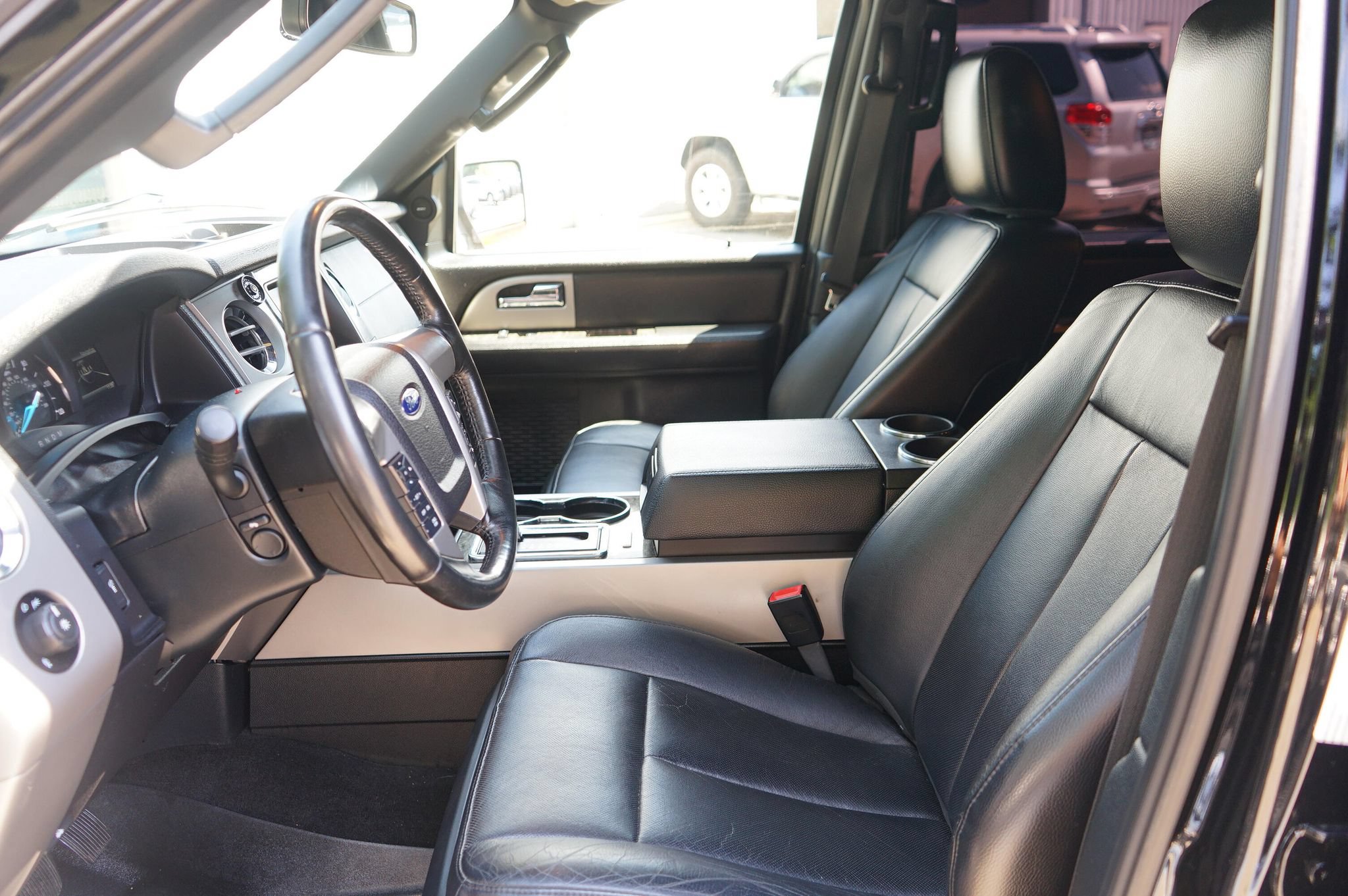 Used 2016 Ford Expedition Limited AWD/4WD image 13