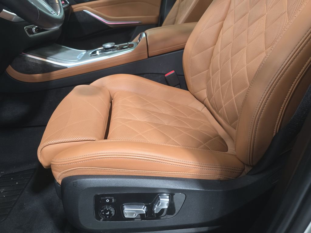 Certified 2024 BMW X7 xDrive40i w/ M Sport Package image 24