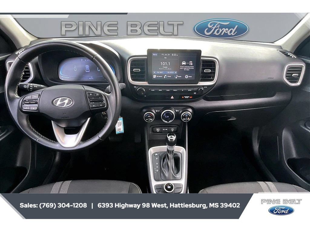 Used 2023 Hyundai Venue SEL FWD image 13