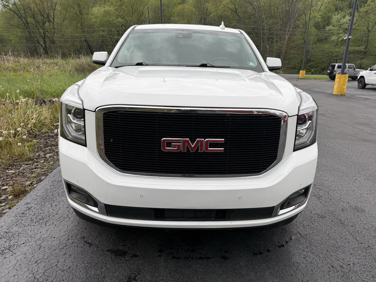 Used 2017 GMC Yukon SLT AWD/4WD image 9