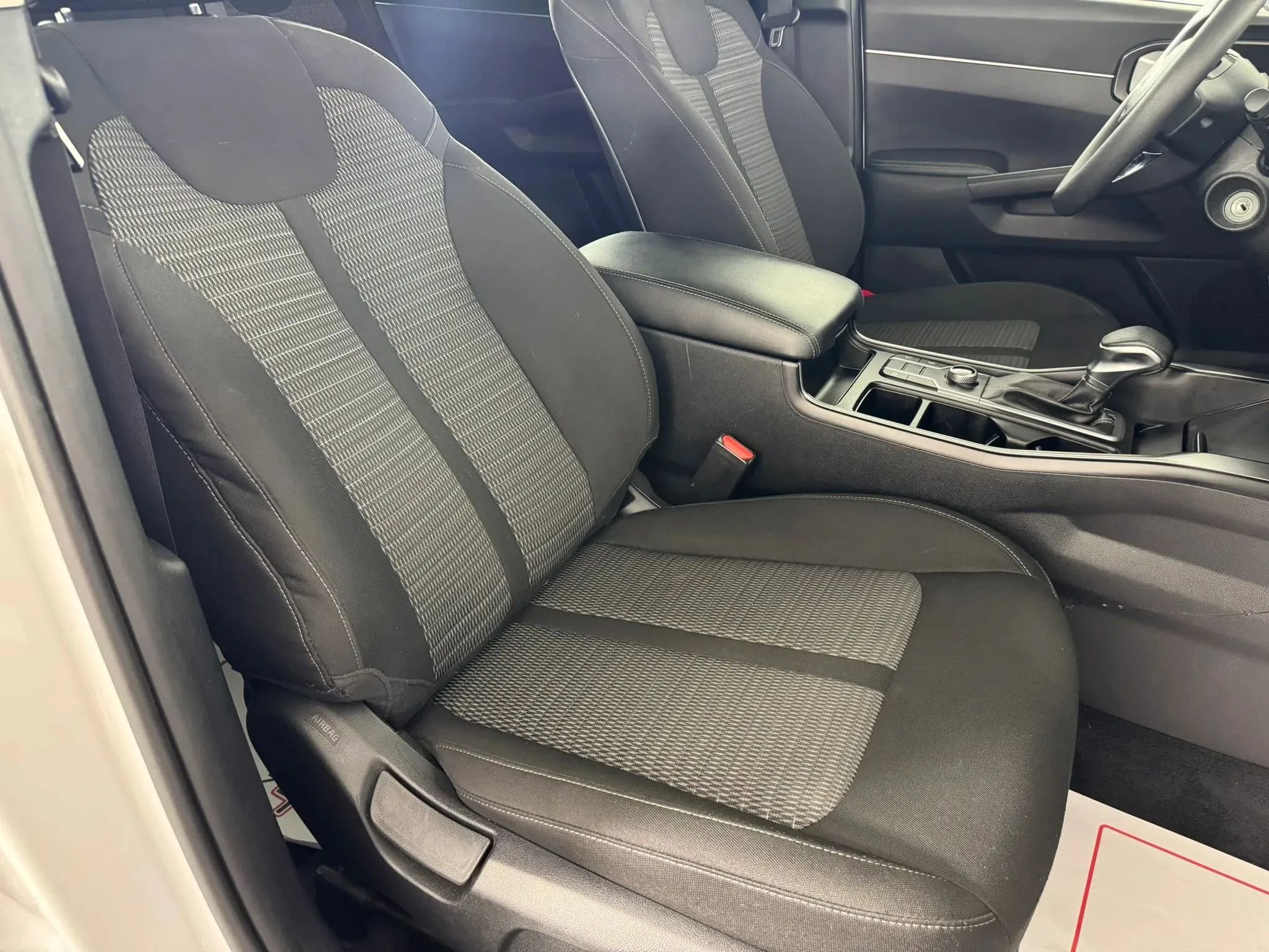 Used 2023 Kia Sorento LX AWD/4WD image 32