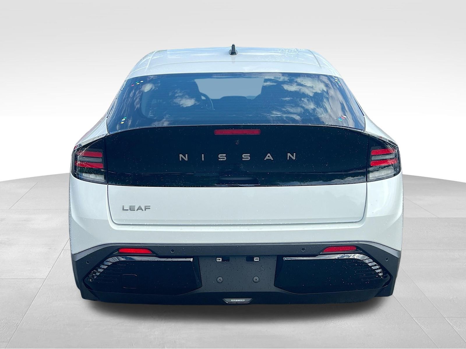 New 2026 Nissan Leaf FWD image 6